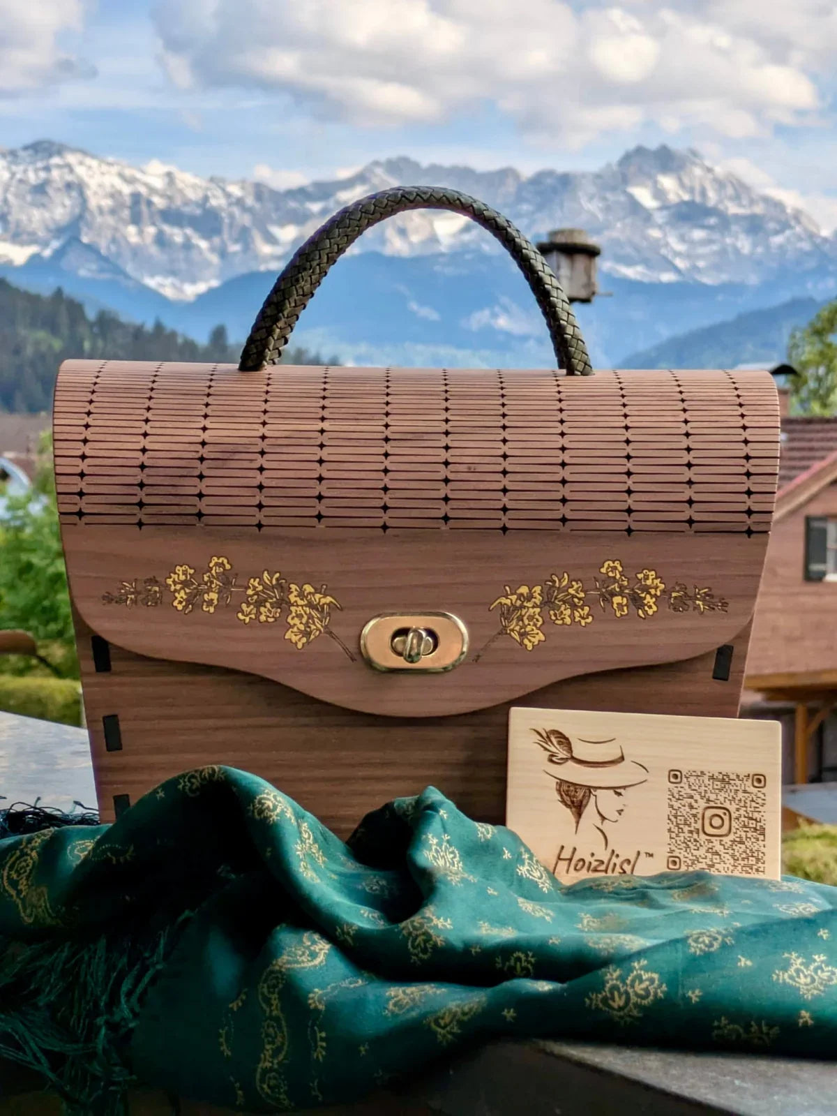 "Hoizlisl Geschenkgutschein für handgefertigte Trachtenkörbe aus Bayern"