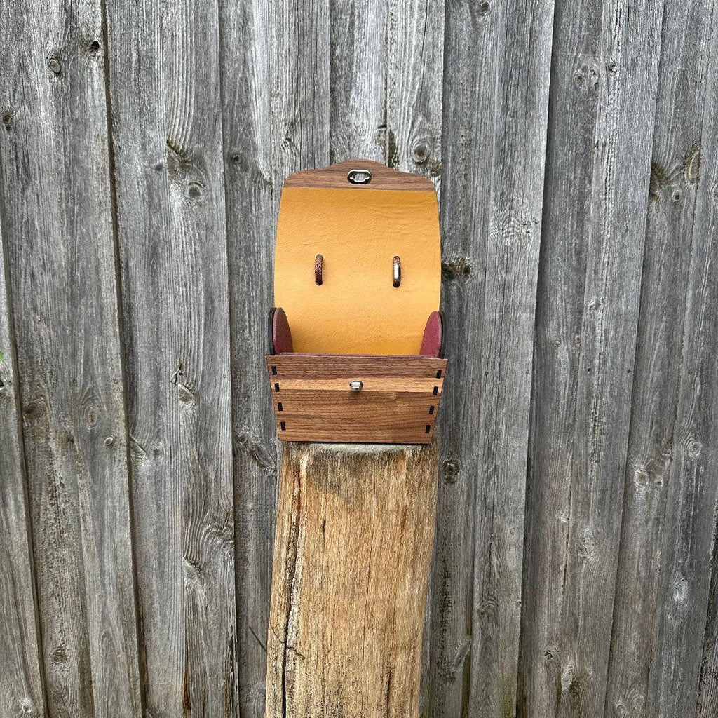 "Handgefertigter Trachtenkorb Bayern - Innenansicht mit Lederdetails"