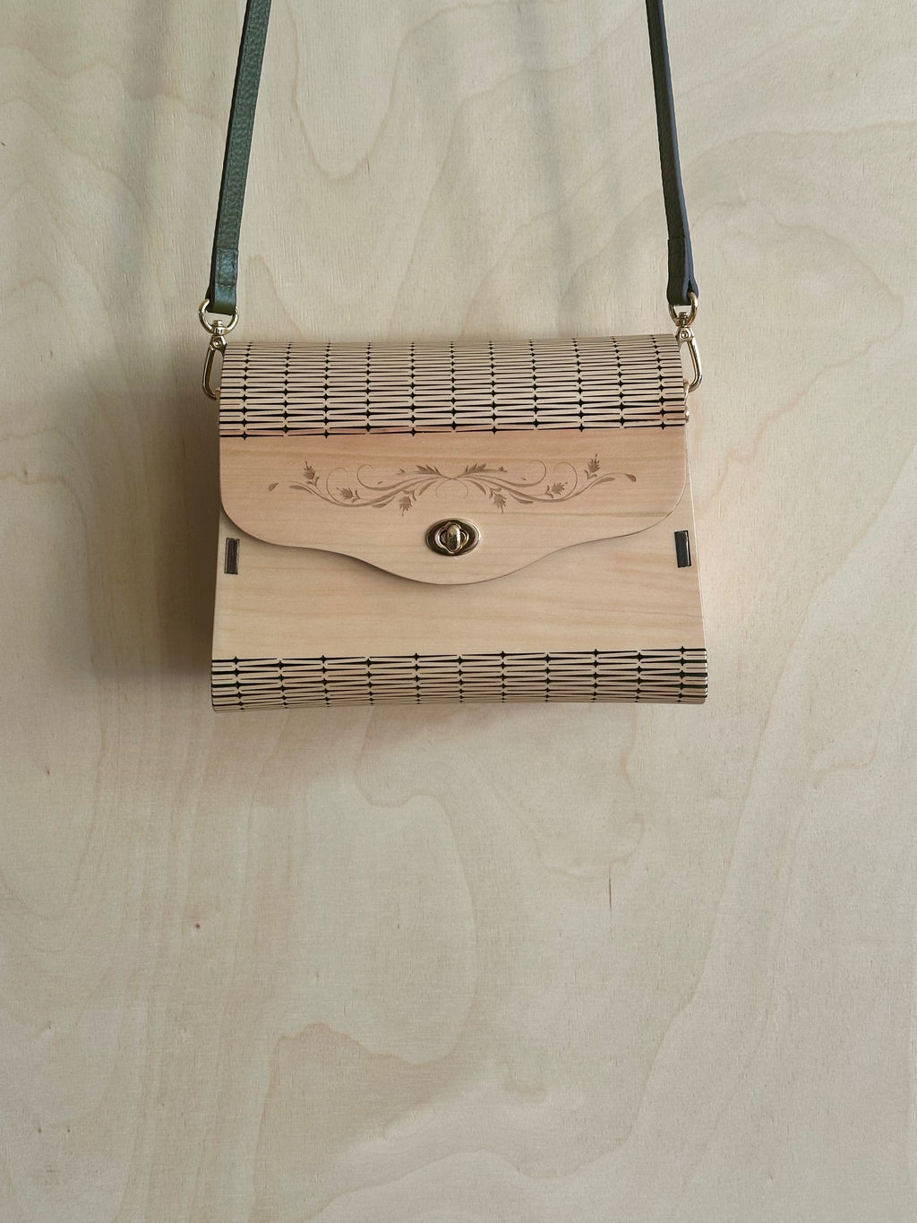 Dirndltasche aus Ahorn