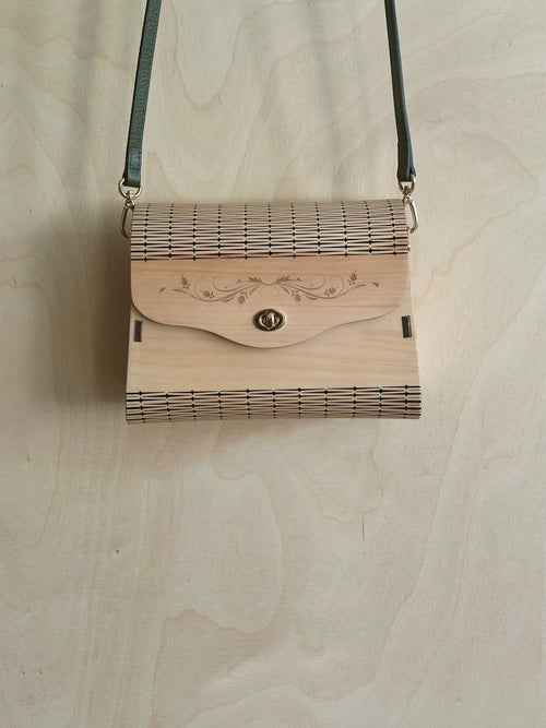 Dirndltasche aus Ahorn