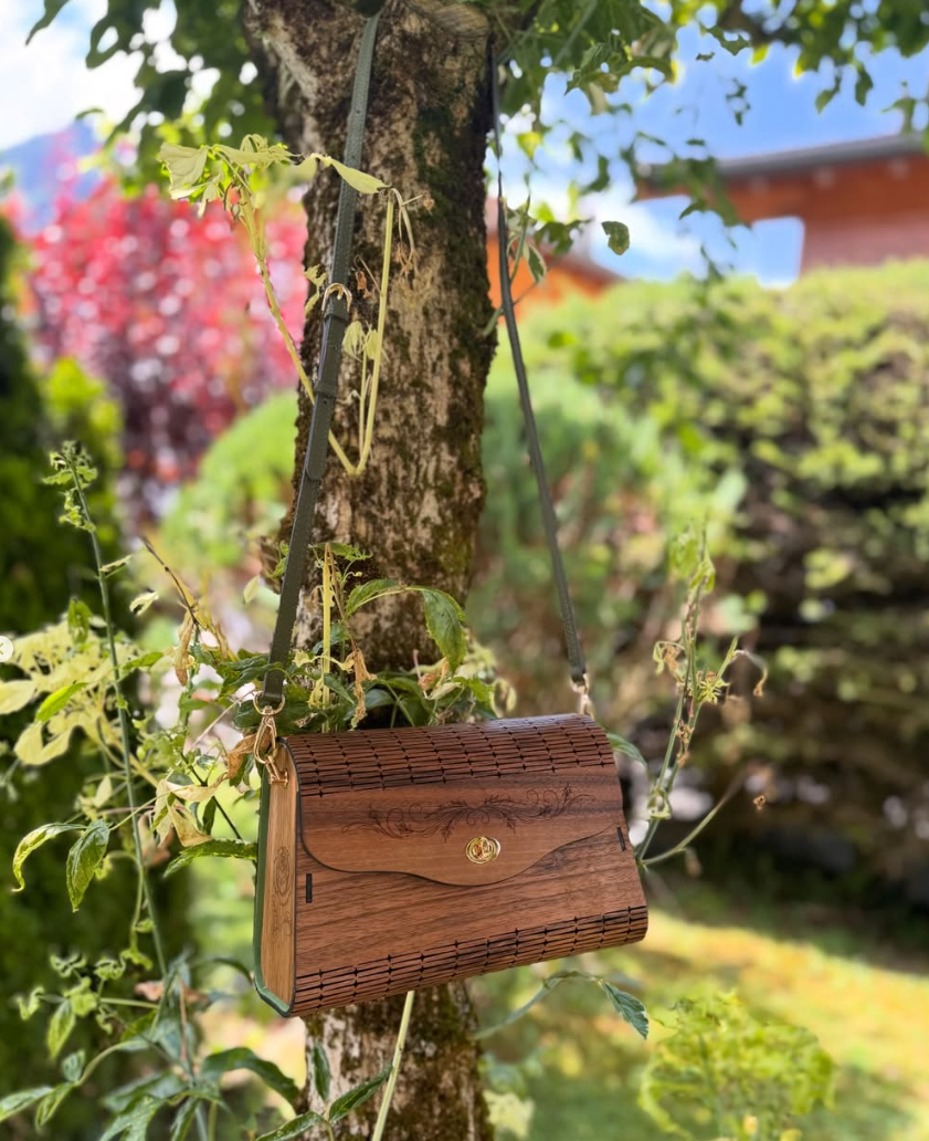 Tasche aus Nussbaum