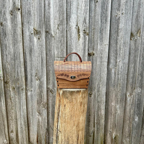 Hoizlisl No. 05 aus Nussbaum – handgefertigtes Designstück aus Holz